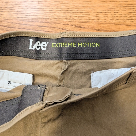 Lee Men's Extreme Motion Khaki Stretch Shorts Size 44 Big And Tall - Picture 4 of 7